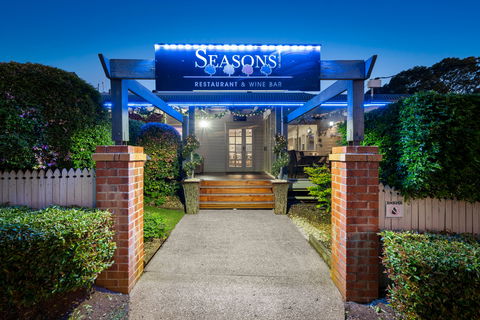 Ambassador On Ruthven Motel - Perth Resorts 2