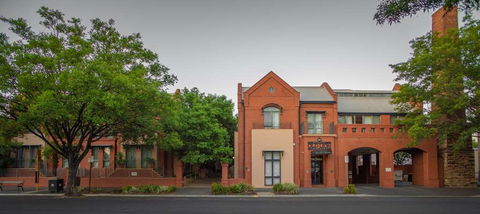 Majestic Old Lion Apartments - Accommodation Perth 0