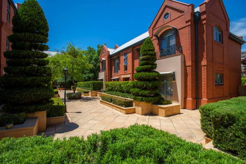 Majestic Old Lion Apartments - Accommodation Perth 1