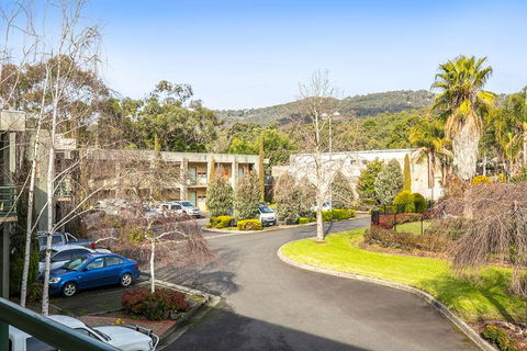 York On Lilydale Resort - Accommodation Perth 2
