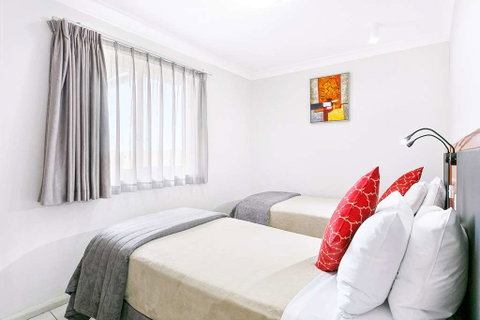 Comfort Inn & Suites Burwood - Perth Resorts 3