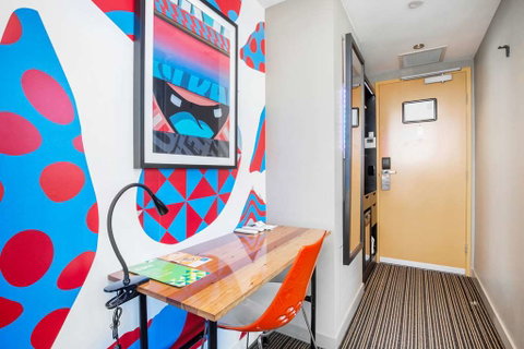 The Constance - Accommodation Perth 9