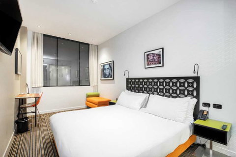 The Constance - Accommodation Perth 12