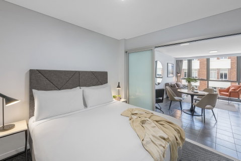 Meriton Suites Adelaide Street, Brisbane - Accommodation Perth 13