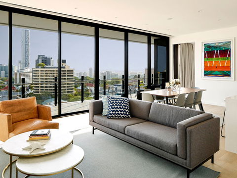 The Johnson - Art Series - Perth Resorts 4