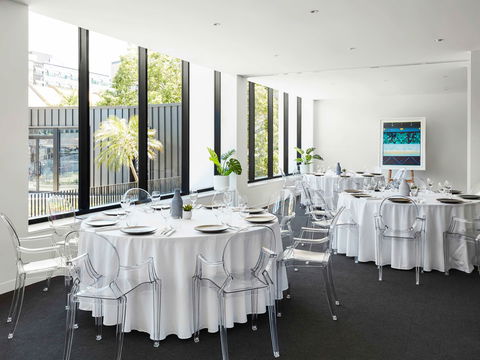 The Johnson - Art Series - Perth Resorts 8