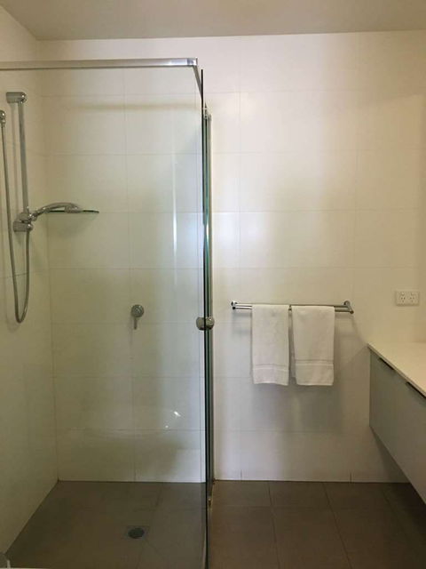 Best Western Plus The Tudor-Box Hill - Accommodation Perth 3
