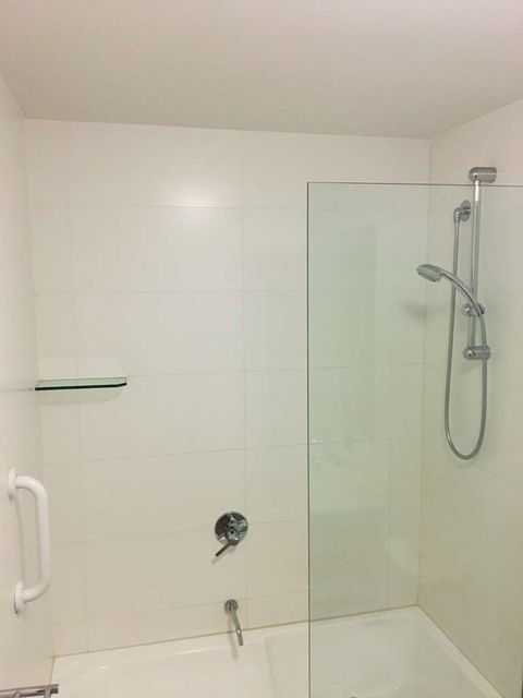 Best Western Plus The Tudor-Box Hill - Accommodation Perth 4