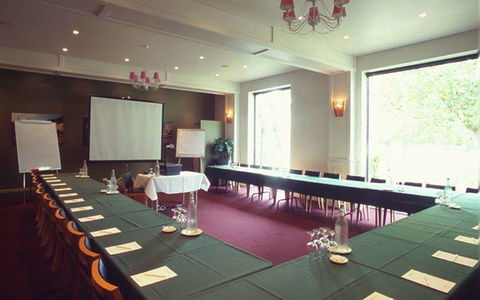 Best Western Plus The Tudor-Box Hill - Accommodation Perth 8