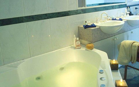 Best Western Plus The Tudor-Box Hill - Accommodation Perth 12