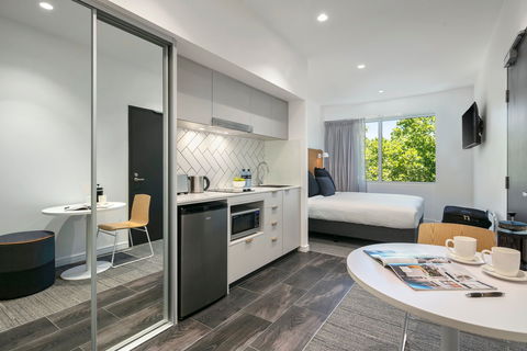 Quest Canberra City Walk - Perth Resorts 5