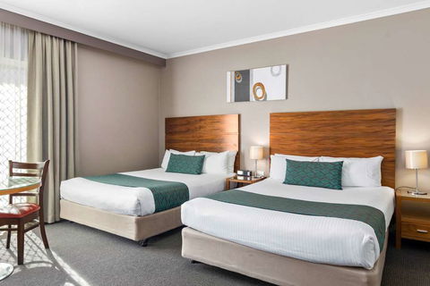 Quality Hotel Dickson - Perth Resorts 2