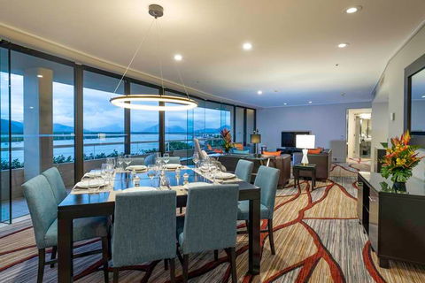 Hilton Cairns - Accommodation Perth 5