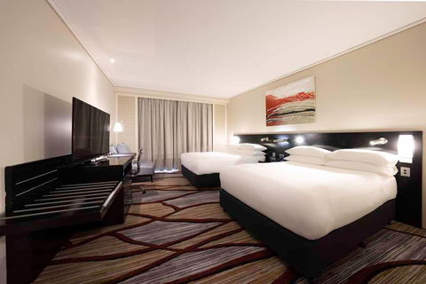 Hilton Cairns - Accommodation Perth 15