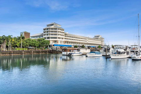 Shangri-La Hotel, The Marina - Accommodation Perth 0