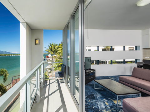 Sebel Cairns Harbour Lights - Accommodation Perth 7