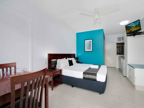 Cairns City Palms - Perth Resorts 11