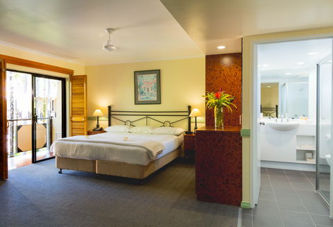 Palm Royale Cairns - Perth Resorts 1
