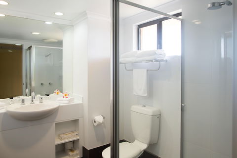 Palm Royale Cairns - Perth Resorts 2