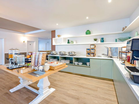 Mercure Cairns - Perth Resorts 9