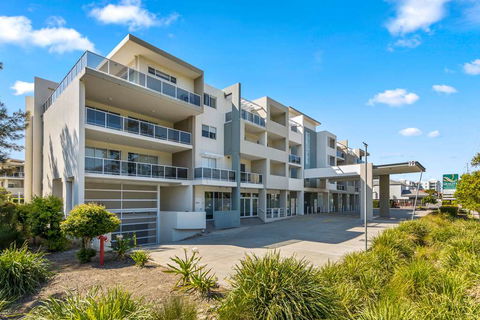 Quality Suites Pioneer Sands - Accommodation Perth 0