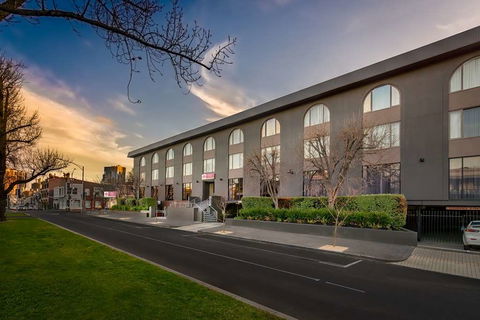 Best Western Plus Travel Inn Hotel - Perth Resorts 0