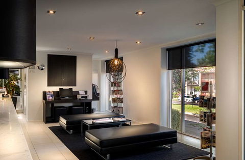 Best Western Plus Travel Inn Hotel - Perth Resorts 2