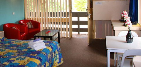Jetty Motel - Accommodation Perth 0