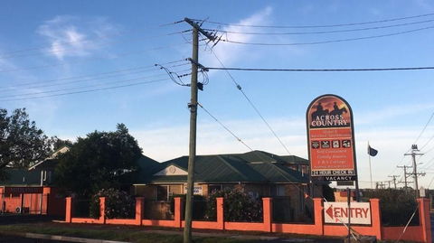 Across Country Motel & Svcd Apts - Accommodation Perth 0