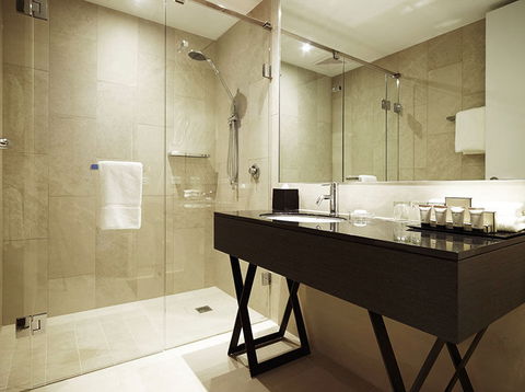 Burbury Hotel - Accommodation Perth 2