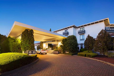 Ramada By Wyndham Diplomat Canberra - Perth Resorts 0
