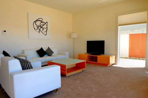 York Cove - Accommodation Perth 6