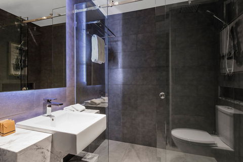 Gambaro Hotel - Accommodation Perth 2