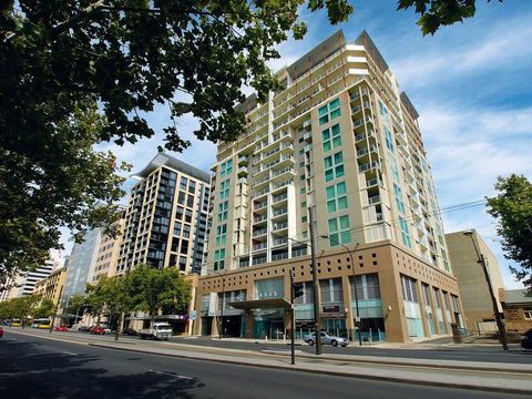 Oaks Embassy - Perth Resorts 0