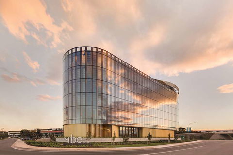 Vibe Hotel Canberra Airport - Perth Resorts 0