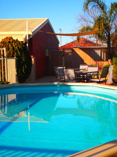 Riverland Motel - Accommodation Perth 2