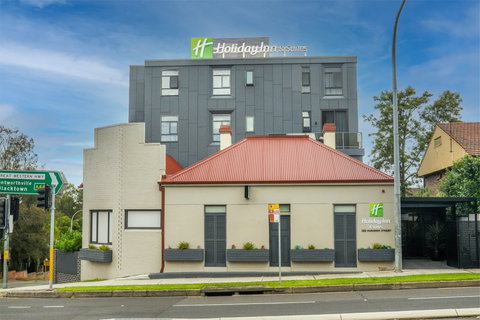 Holiday Inn Stes Parramatta Mar - Perth Resorts 1