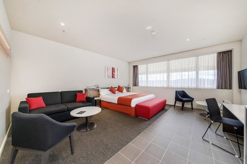 Abode Woden - Perth Resorts 8