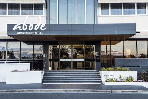 Abode Woden - Perth Resorts 22