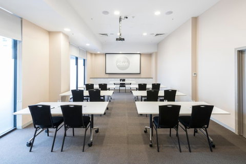 Abode Woden - Perth Resorts 10