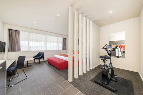 Abode Woden - Perth Resorts 14