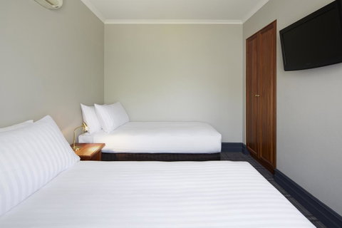 Brassey Hotel - Managed By Doma Hotels - Accommodation Perth 9