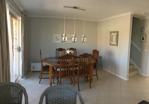 Finches Canberra - Accommodation Perth 19