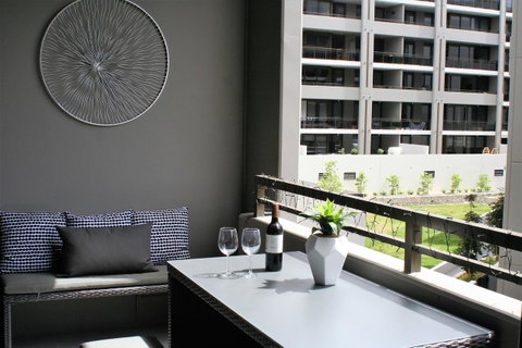 Modern Executive Apt@Barton*1BR*WiFi*Gym*Secure Parking*Canberra - Accommodation Perth 2