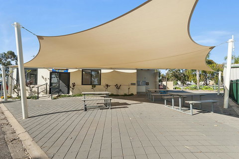 Port Broughton Tourist Park - Perth Resorts 4