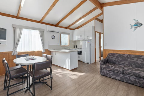 Port Broughton Tourist Park - Perth Resorts 17