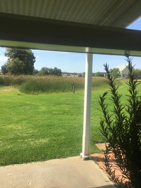 The Lake House Retreat - Accommodation Perth 19