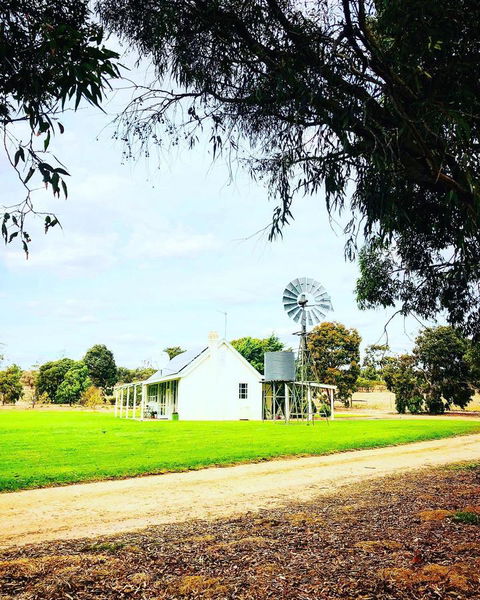 The Lake House Retreat - Accommodation Perth 9