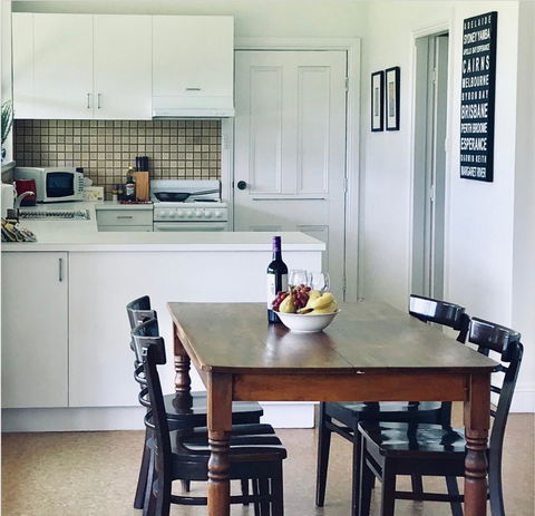 The Lake House Retreat - Accommodation Perth 8