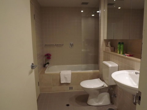 Beachside Luxury Apartments One & Two Bedroom In Beachfront Oaks Pier Building - Perth Resorts 1